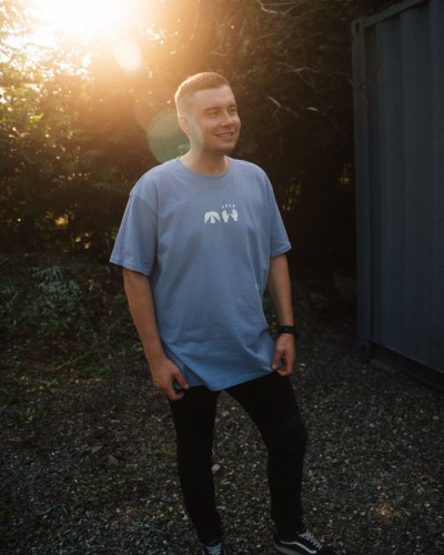 PRAWDZIWA RADOŚĆ niebieski t-shirt  z nadrukiem